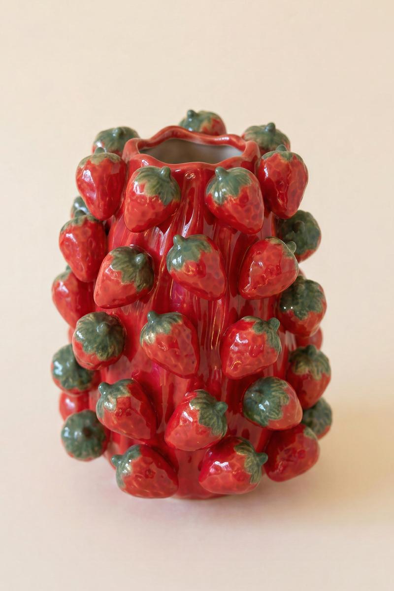 Strawberry vase dimensions