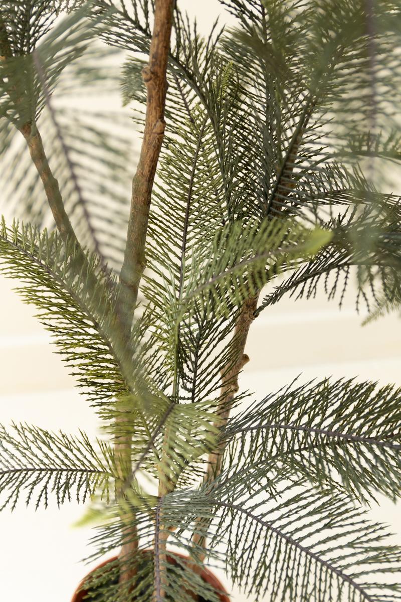 Faux palm pot detail