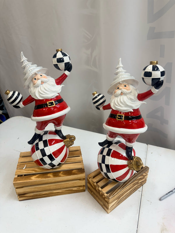 Resin Santas standing on ornament, set of 2