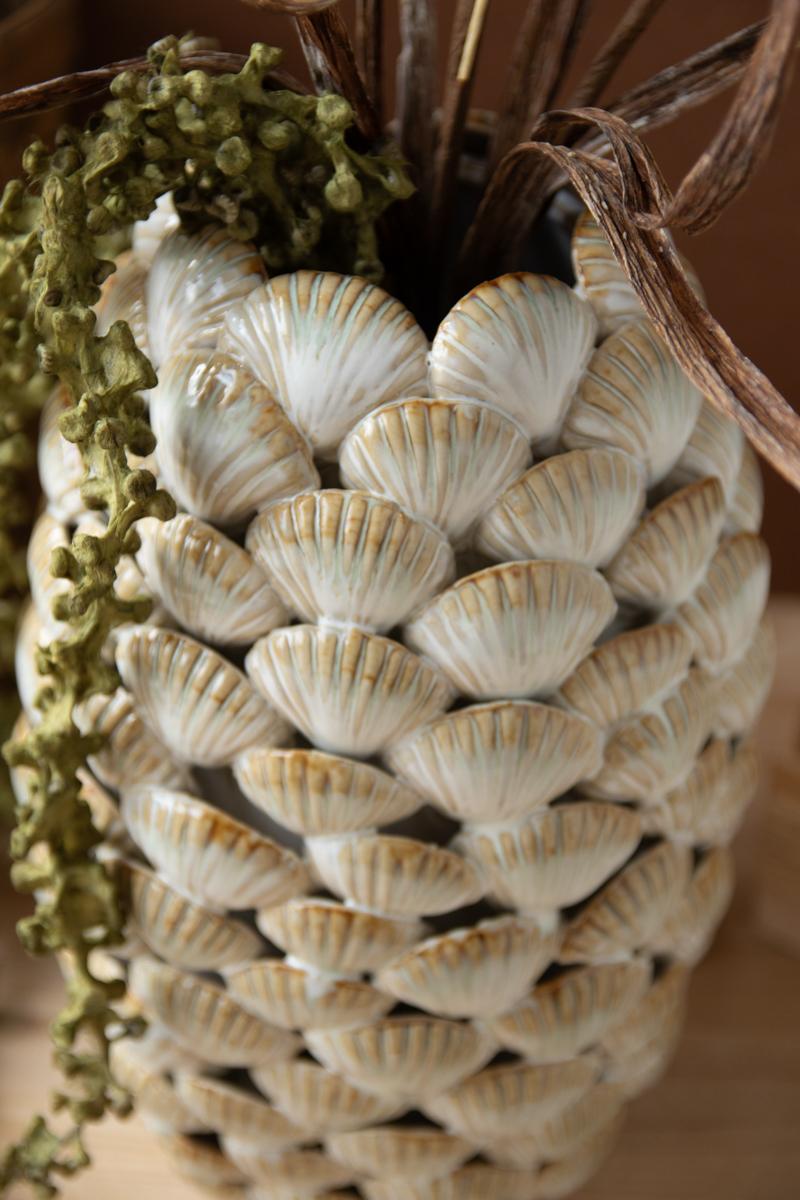 Shell vase texture detail