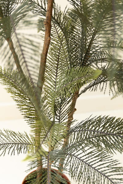 Faux palm pot detail