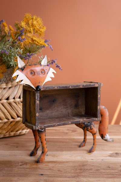 Metal fox side detail