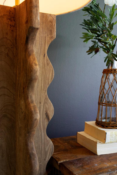 Wavy Wooden Floor Lamp with Shade – detail
